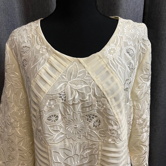 Cream dress - Picture 10 of 10